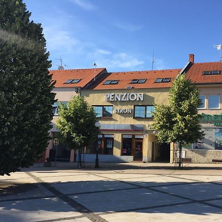Byron Hotel Zlate Moravce Ngoại thất bức ảnh