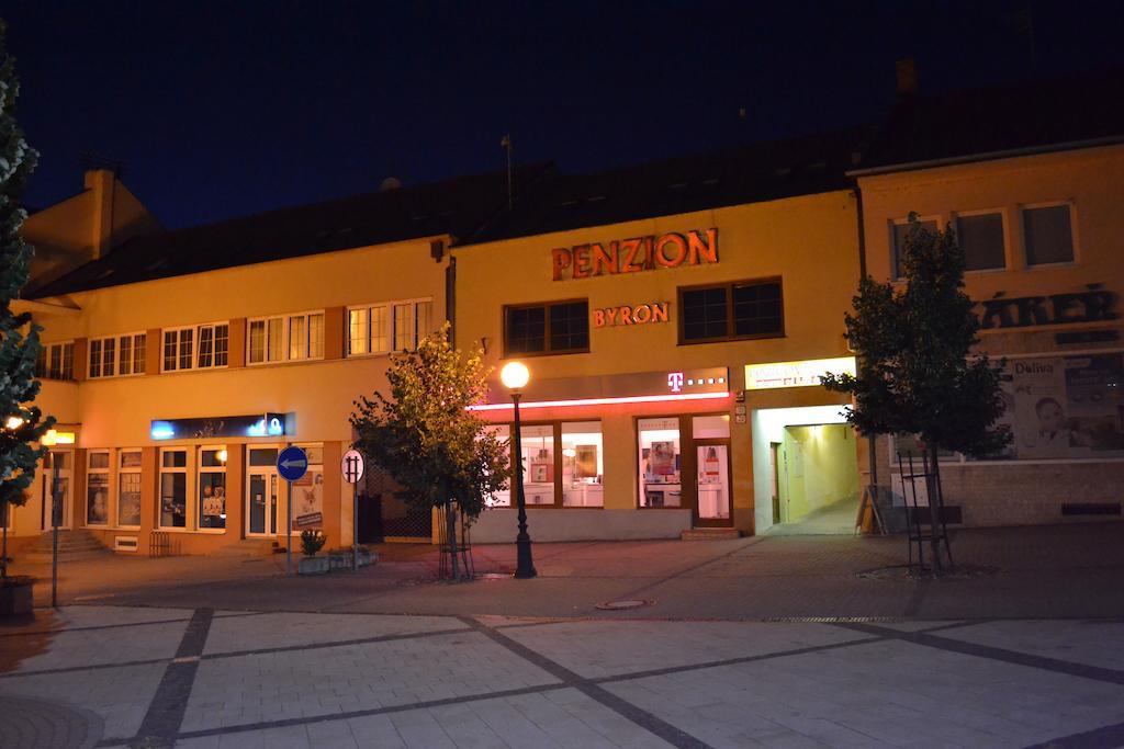 Byron Hotel Zlate Moravce Ngoại thất bức ảnh